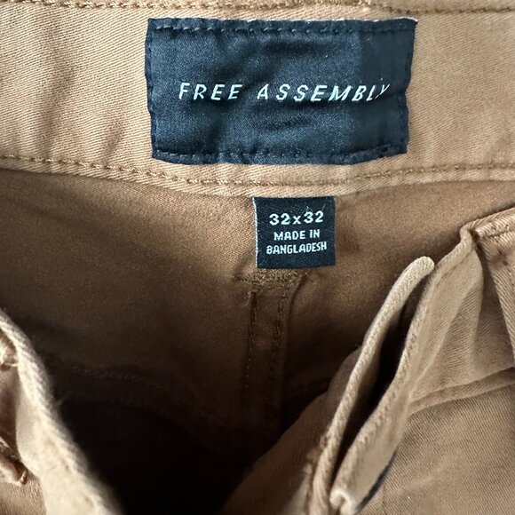 Free Assembly Tan Men's 32W x 32L Chino Pants - Picture 4 of 15